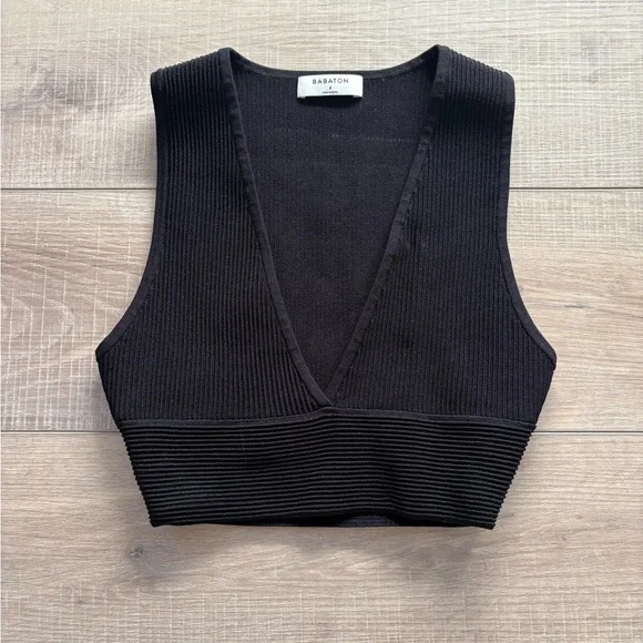 Aritzia Babaton Black v-neck Ribbed Knit Crop Top - Picture 1 of 6